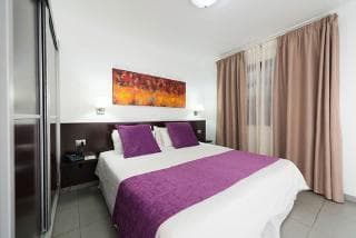 Stay at eó Suite Hotel Jardin Dorado