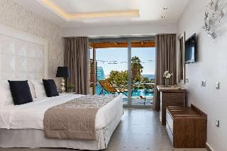 Stay at Boutique 5 Hotel