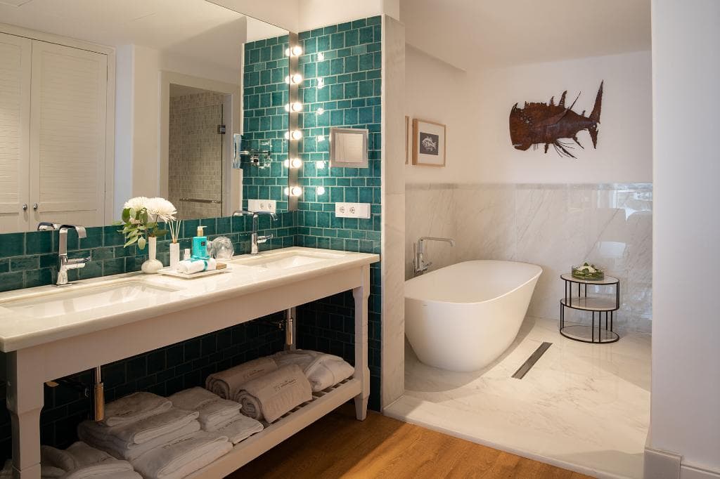 Stay at Hotel Fariones