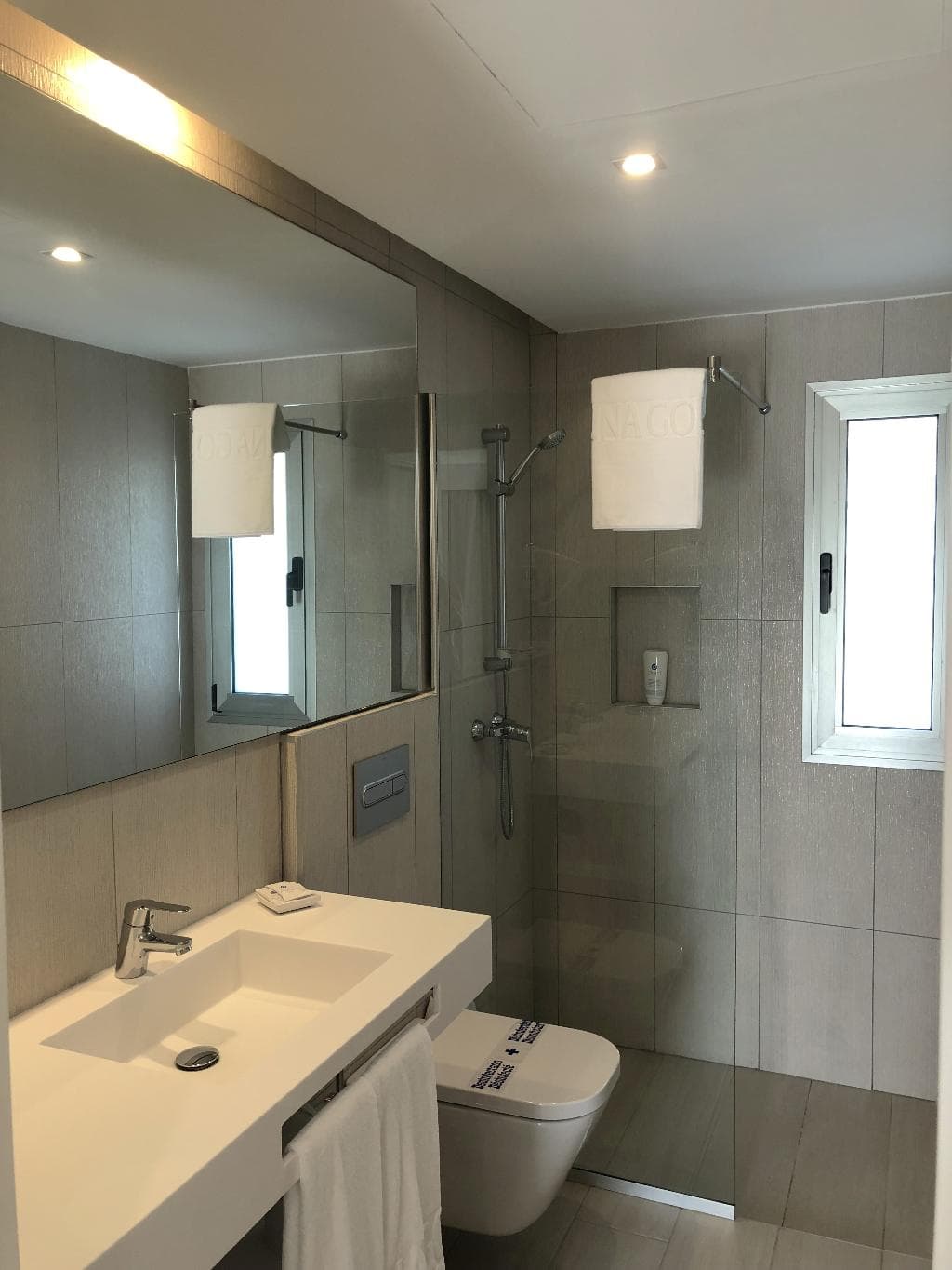 Hotel LIVVO Dunagolf Suites - View 1