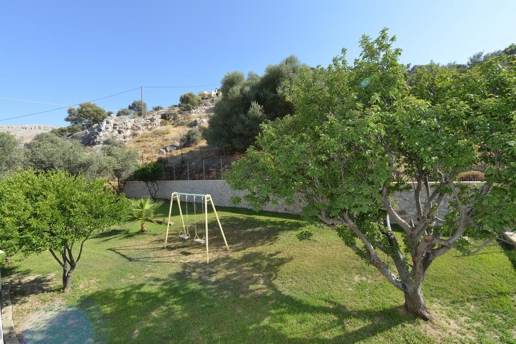 Flight + Stay at Golden View Studios image 11