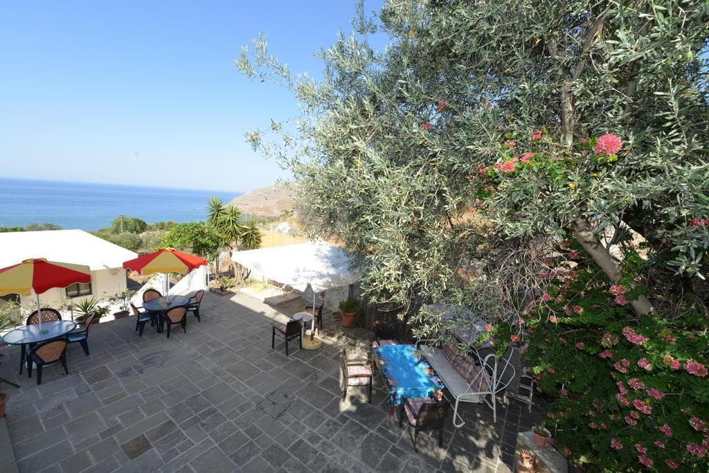 Flight + Stay at Golden View Studios image 7