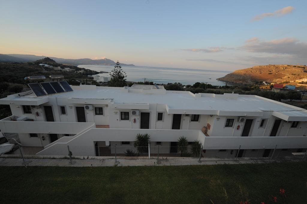 Flight + Stay at Golden View Studios image 25