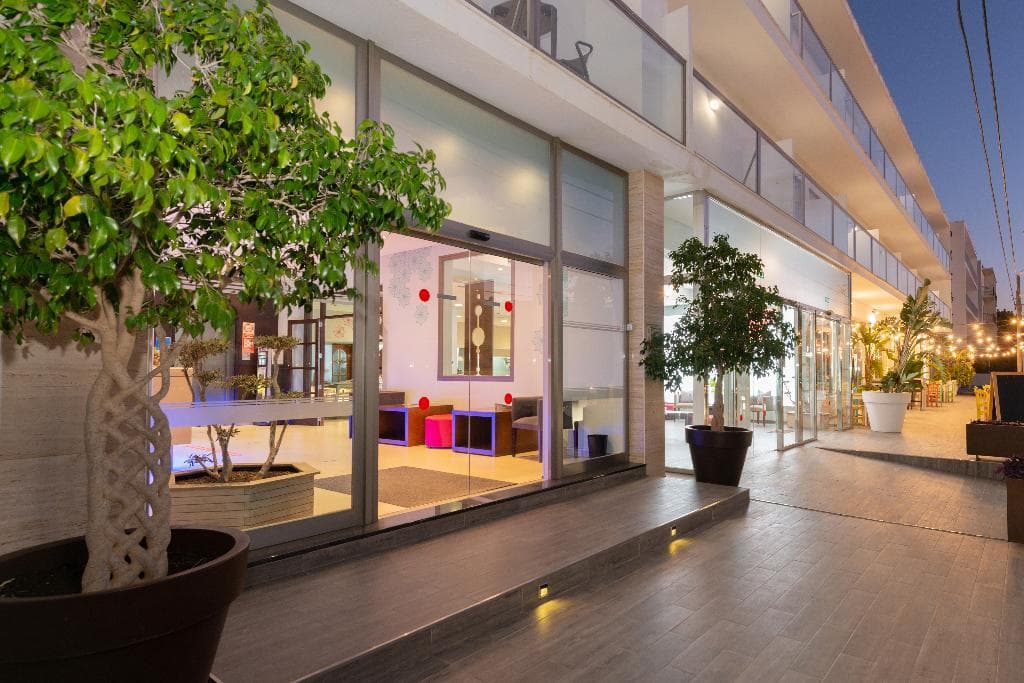 Flight + Stay at Puchet image 189