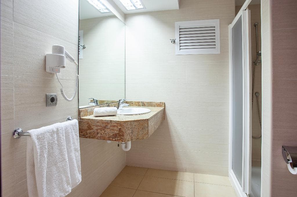 Flight + Stay at Puchet image 181