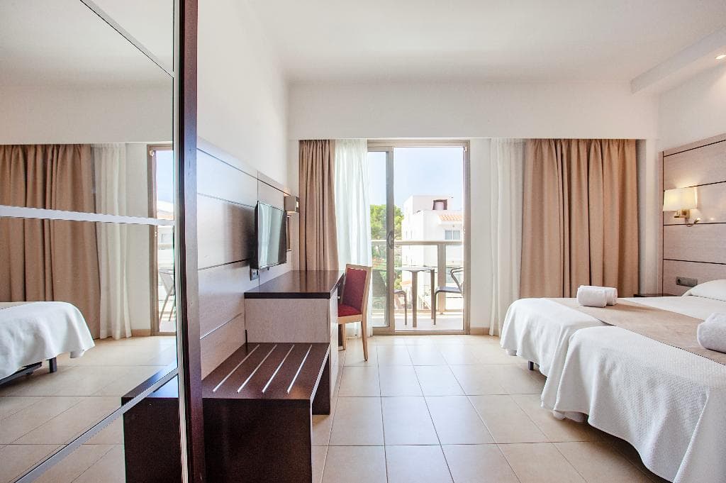 Flight + Stay at Puchet image 107