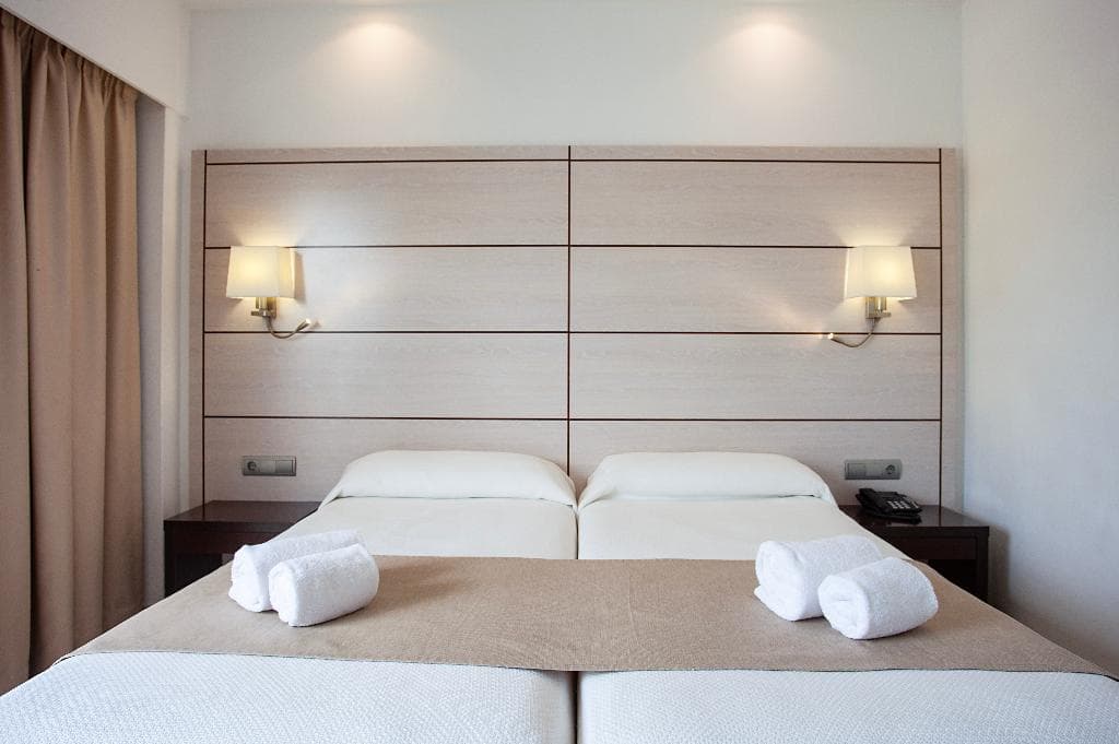 Flight + Stay at Puchet image 128