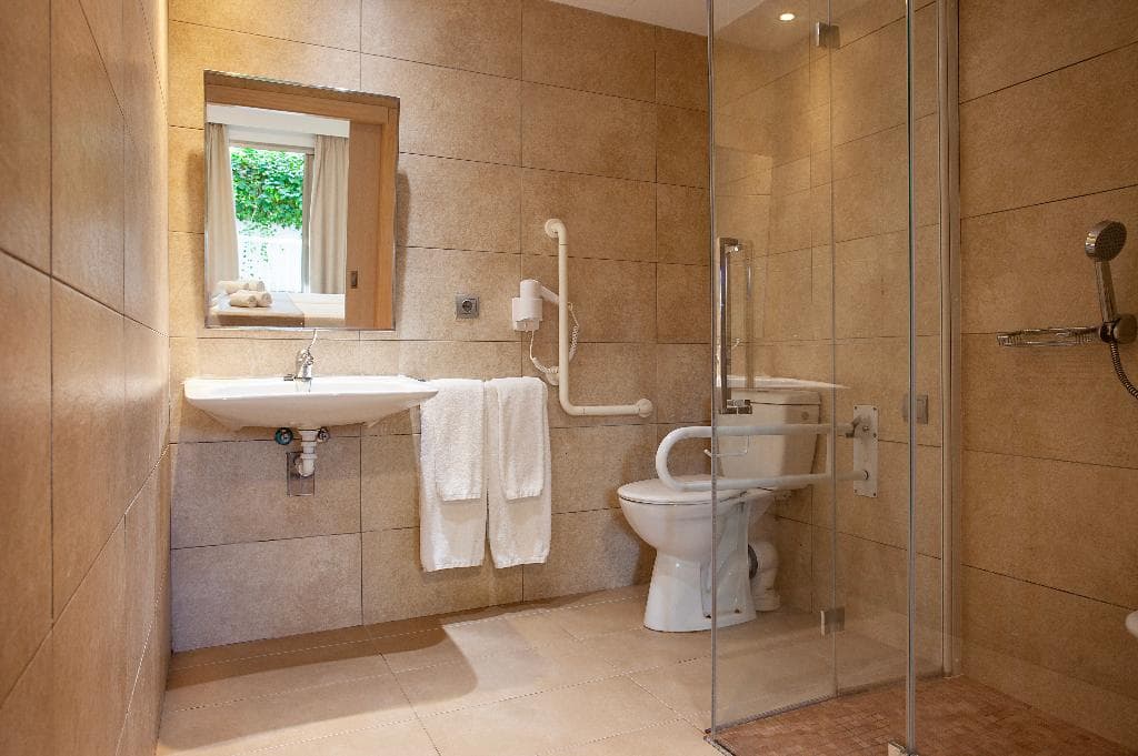 Flight + Stay at Puchet image 126