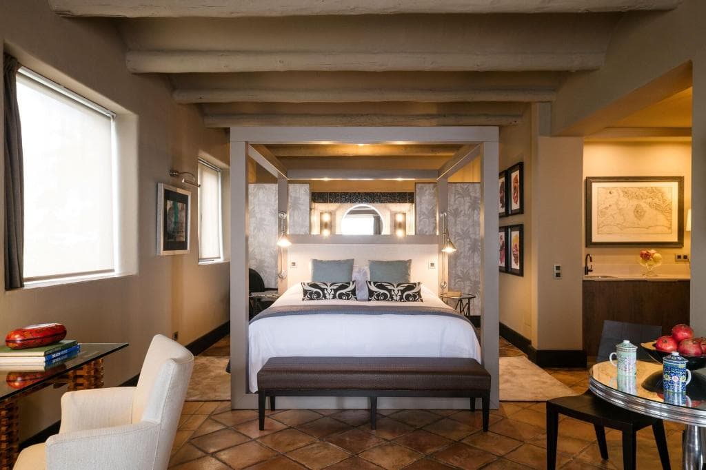 Flight + Stay at 5 Suites image 34