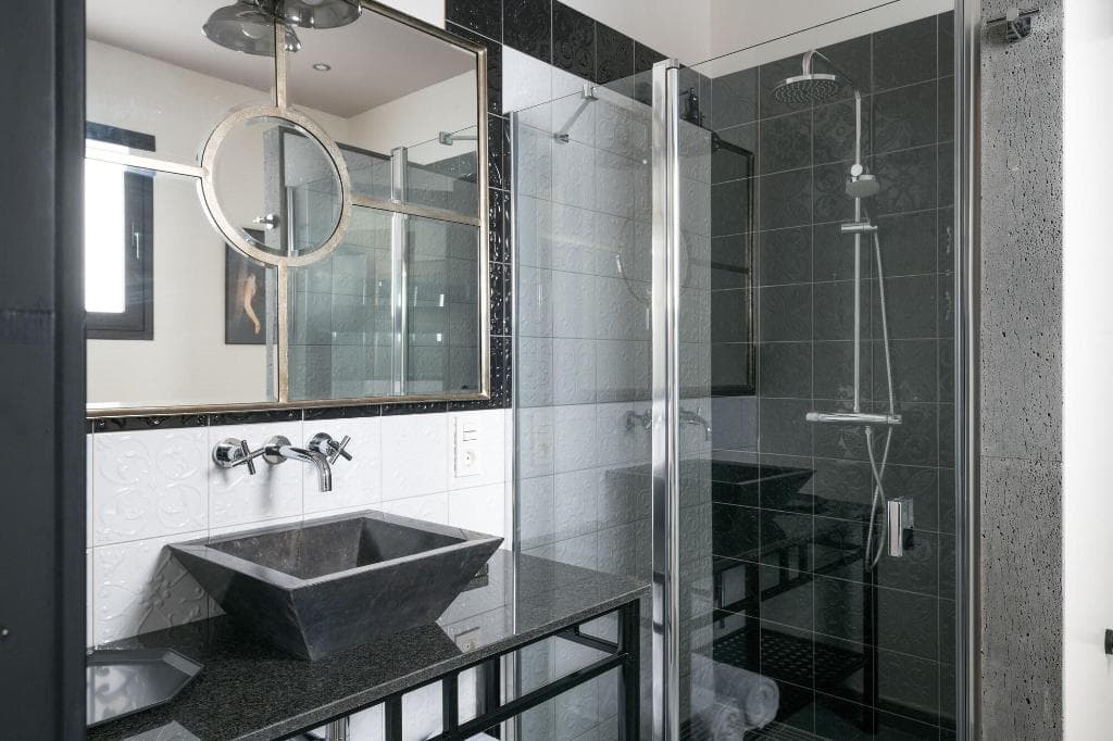 Flight + Stay at 5 Suites image 58